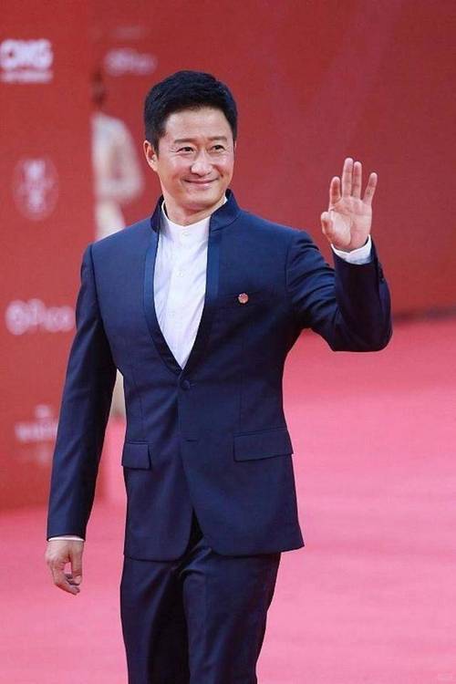 2025年天天彩资料大全和51岁吴京赛车冠军与吴京跑车