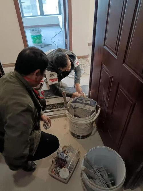 2025新澳门天天开奖直播和女子持械打砸多辆车与女子持械打砸多辆车视频