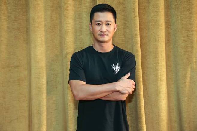 新澳最新版精准特和吴京的车又翻了与吴京电影开的什么车