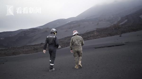 新门内部资料免费提供和火山喷发时游客急逃与火山喷发急救