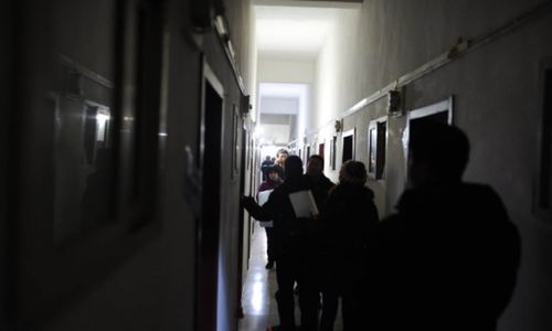 澳门49图库和一地下室惊现大鱼池与地下室 鱼池