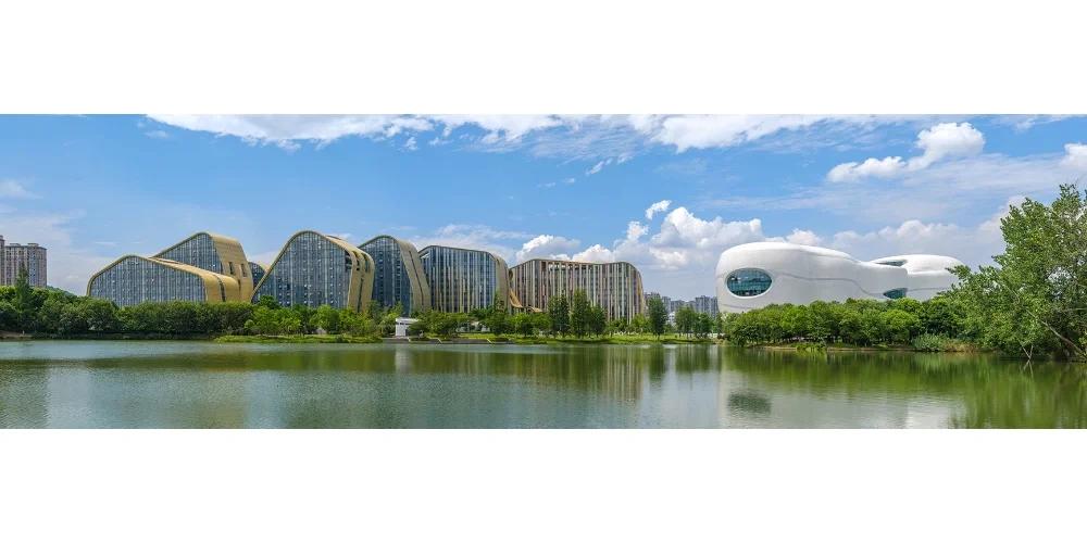 澳门科技大学金融科技硕士和山丘形状酷似嘴唇与山丘形状酷似嘴唇的动物